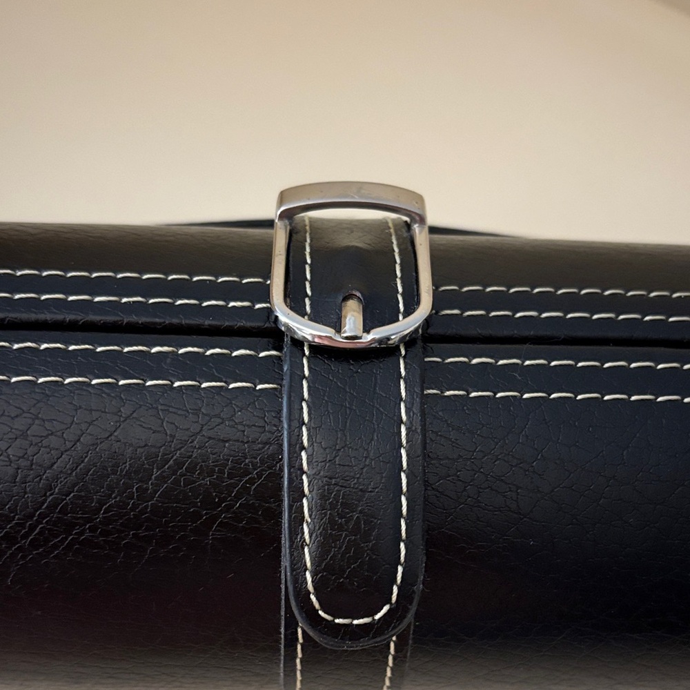 Jeun Bang Vintage Leather Travel Cylinder Jewelry Case. - Picture 3 of 14